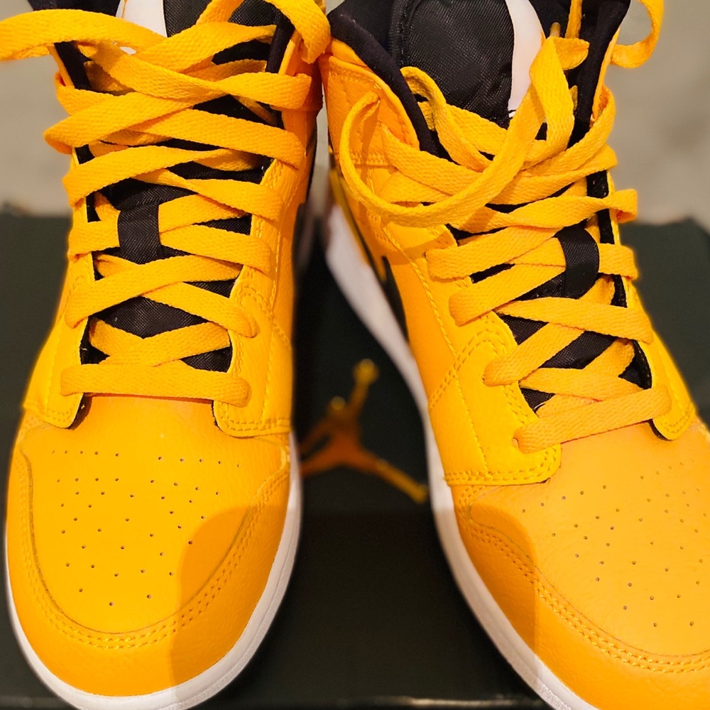 Air Jordan 1 Mid (GS)